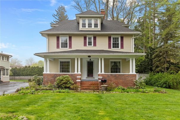Exterior, Facade, American Foursquare