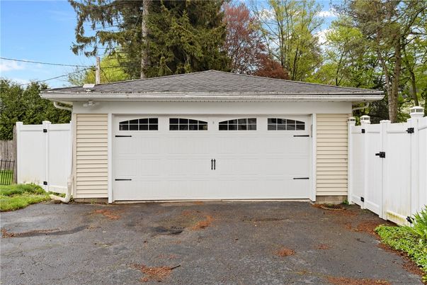 Detached Garage, Exterior