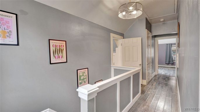 Interior, Pendant Lights, Wood Texture Flooring