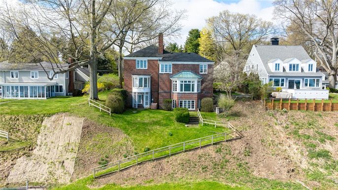 Backyard, Exterior, Facade, Brick Facade, Georgian