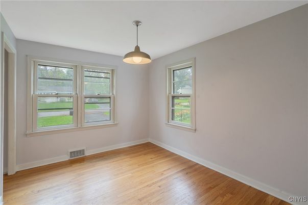 Empty room, Interior, Pendant Lights, Wood Texture Flooring