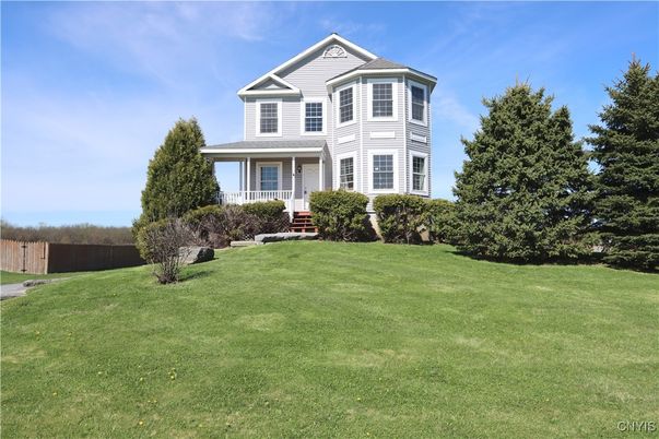 Backyard, Exterior, Facade, Queen Anne Victorian