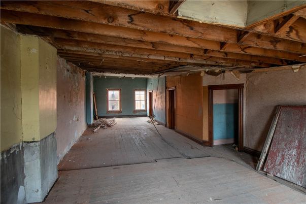Empty room, Interior, Wooden Beams