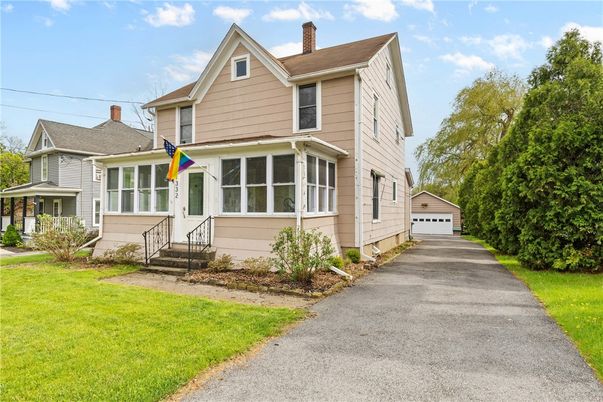 Detached Garage, Exterior, Facade, Queen Anne Victorian