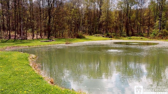 Exterior, Lake