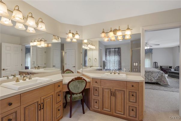 Bathroom, Bedroom, Dual Sink Vanities, Interior