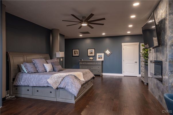 Bedroom, Interior, Recessed Lighting, Wood Texture Flooring