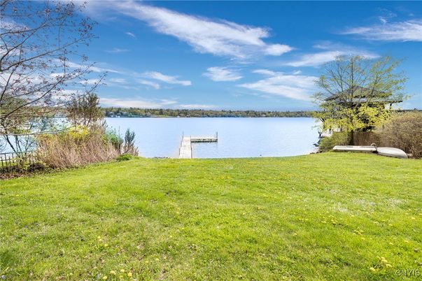 Exterior, Lake
