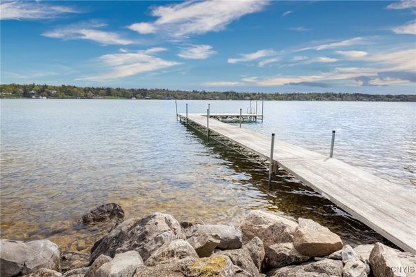 Exterior, Lake
