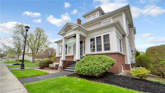 Exterior, Facade, Brick Facade, American Foursquare