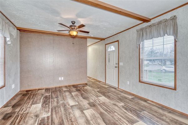 Empty room, Interior, Wooden Beams, Wood Texture Flooring