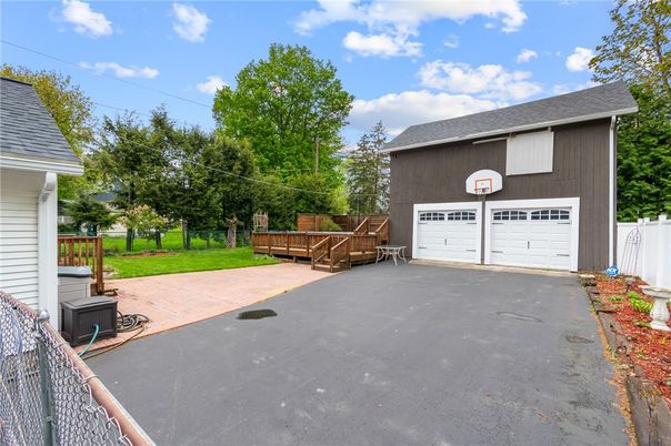 Detached Garage, Exterior