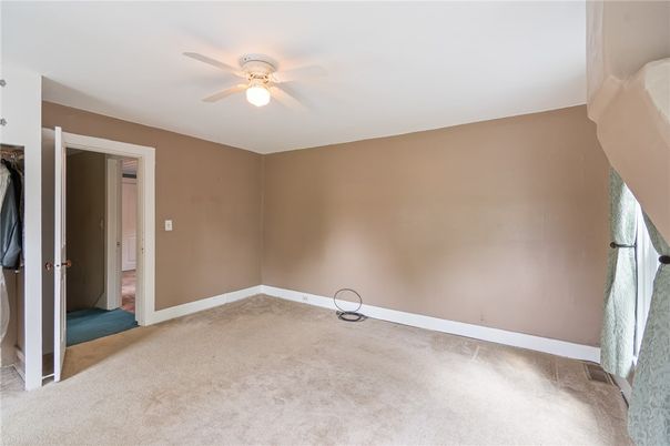 Empty room, Interior
