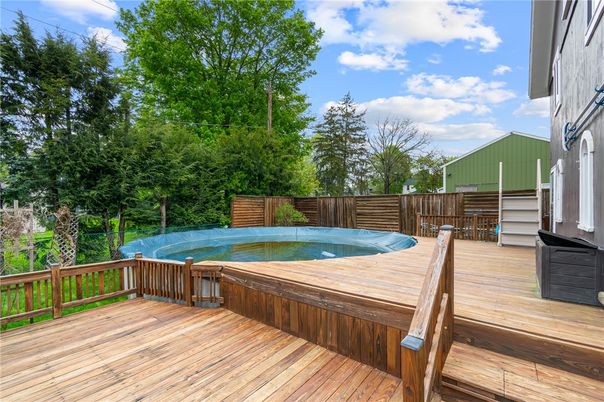 Exterior, Hot Tub