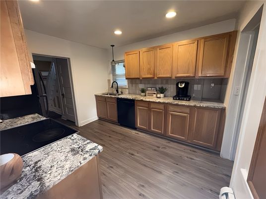 Interior, Kitchen, Pendant Lights, Recessed Lighting, Wood Texture Flooring