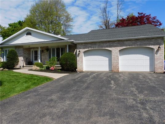 Attached, Exterior, Facade, Brick Facade, Ranch