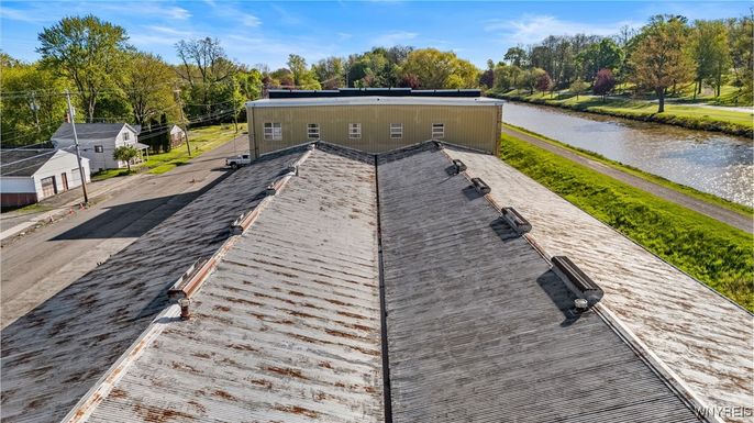 Exterior, Water