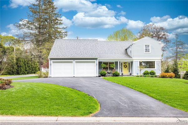 Attached, Exterior, Facade, Cape Cod