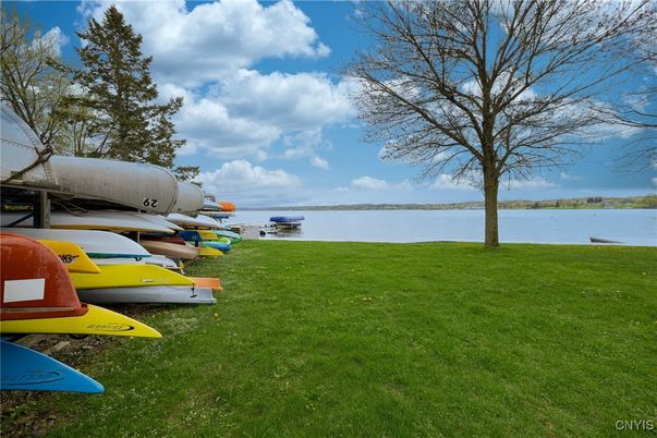 Exterior, Lake