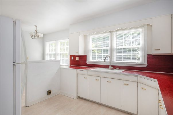 Chandelier, Interior, Kitchen, Wood Texture Flooring