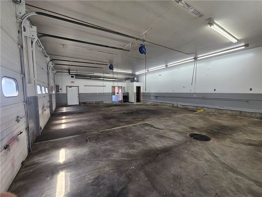 Garage, Interior