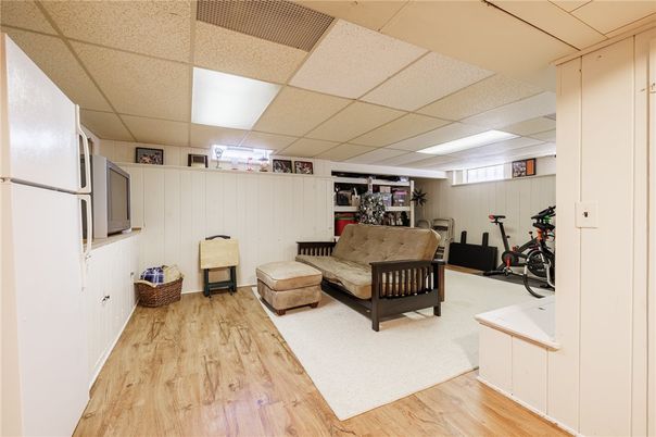 Fitness Equipment, Interior, Living room, Wood Texture Flooring