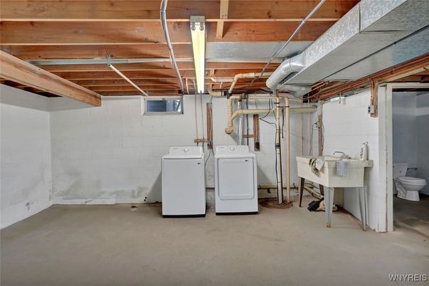 Interior, Washer, Wooden Beams