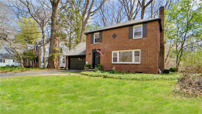 Attached, Backyard, Exterior, Facade, Brick Facade, Georgian