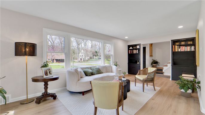 Interior, Living room, Recessed Lighting, Wood Texture Flooring