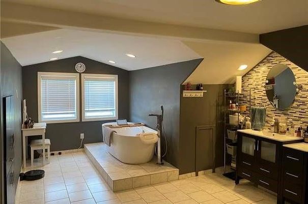Bathroom, Dual Sink Vanities, Free Standing Baths, Interior, Recessed Lighting