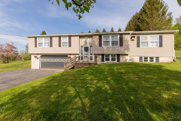 Attached, Exterior, Facade, Raised Ranch
