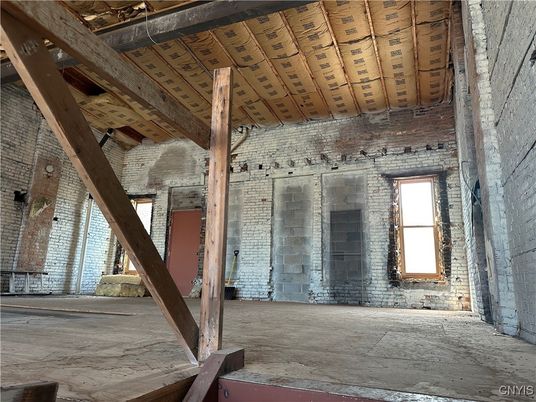 Empty room, Interior, Stone Walls, Wooden Beams