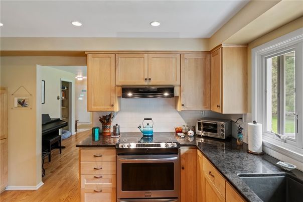 Interior, Kitchen, Piano, Recessed Lighting, Wood Texture Flooring
