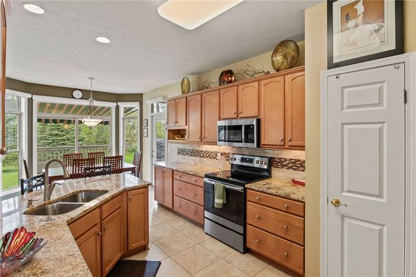Dining room, Interior, Kitchen, Pendant Lights, Recessed Lighting