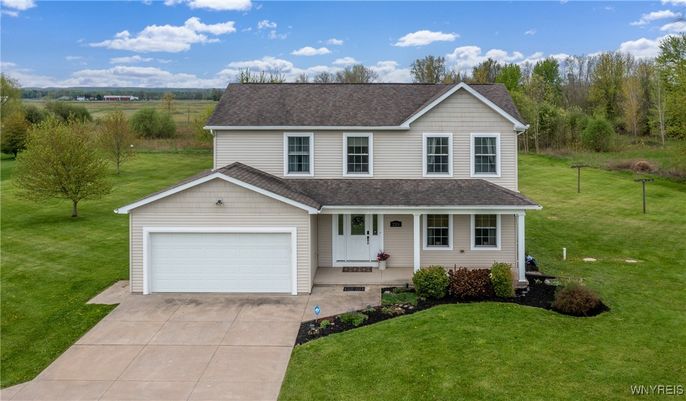 Attached, Exterior, Facade, Farmhouse