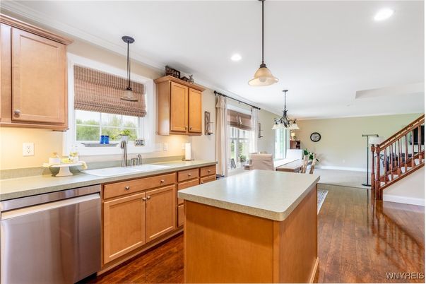 Dining room, Interior, Kitchen, Pendant Lights, Recessed Lighting, Wood Texture Flooring