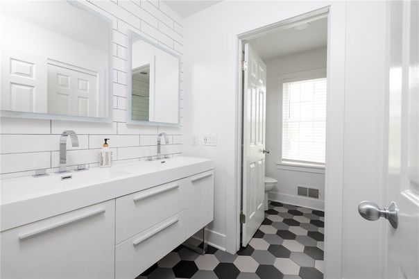 Bathroom, Dual Sink Vanities, Interior