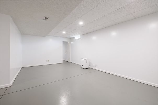 Empty room, Interior, Recessed Lighting