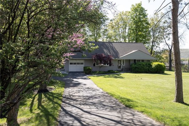 Attached, Exterior, Facade, Cape Cod