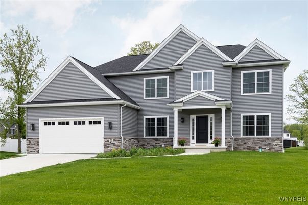 Attached, Exterior, Facade, Farmhouse