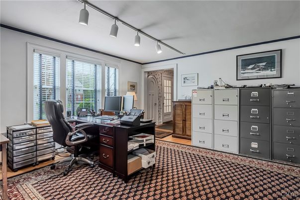 Home Office, Interior