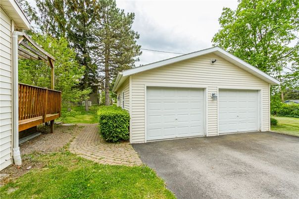 Detached Garage, Exterior