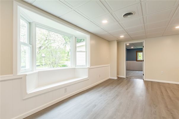 Empty room, Interior, Recessed Lighting, Wood Texture Flooring