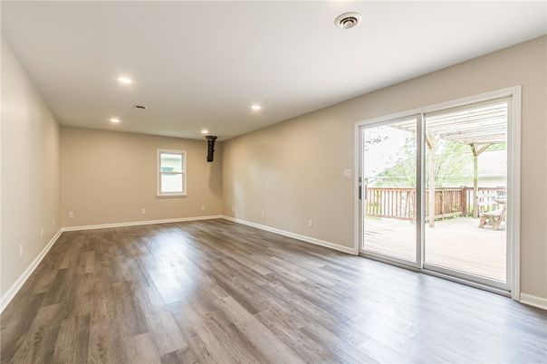Empty room, Interior, Recessed Lighting, Wood Texture Flooring