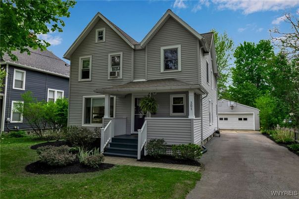Detached Garage, Exterior, Facade, Queen Anne Victorian