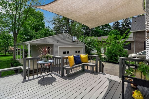 Detached Garage, Exterior