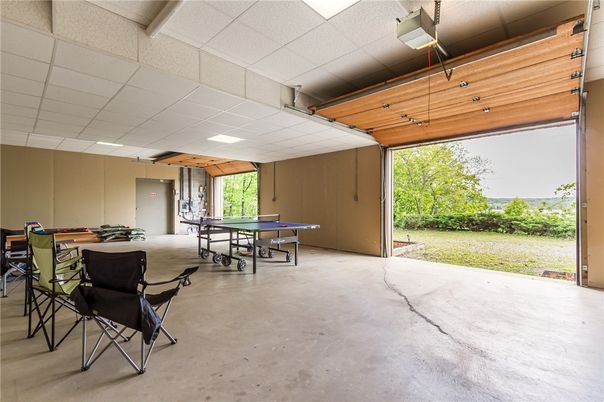 Game Room, Interior