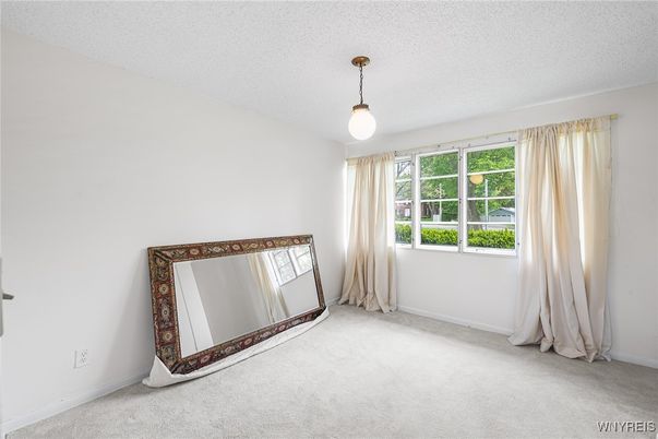 Empty room, Interior, Pendant Lights