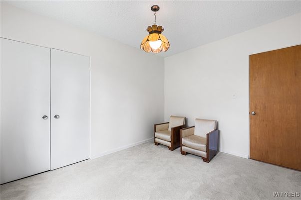 Empty room, Interior, Pendant Lights