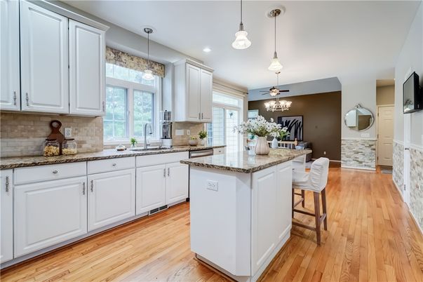 Dining room, Interior, Kitchen, Pendant Lights, Recessed Lighting, Wood Texture Flooring